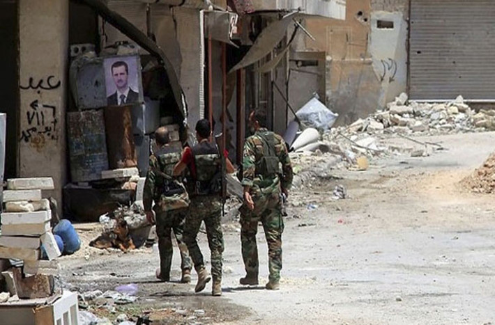 Trong diễn biến khác trên chiến trường Syria, tại tỉnh Sweida, theo hãng Fars (Iran), Quân đội Syria tiếp tục chiến dịch quân sự nhằm quét sạch các tay súng phiến quân IS ở khu Đông Badiyeh và giành lại quyền kiểm soát nhiều cứ điểm cách Khirbet al-Habariyeh 5 km về phía đông. Ảnh: FNA.