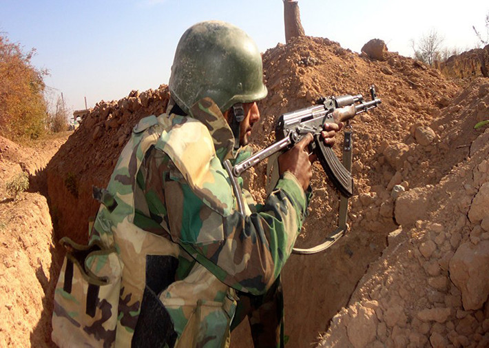 Một nguồn tin quân sự ở Deir Ezzor cho biết thêm, lực lượng Syria đã tiêu diệt hơn 40 chiến binh IS trong chiến dịch chống khủng bố ở vùng sa mạc này. Ảnh: AMN.