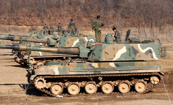 K9 Thunder có tốc độ bắn tối đa 6 viên/phút và có thể bắn ba viên đạn trong 15 giây. Tầm bắn tối đa là 30 km với đạn tiêu chuẩn HE và 40 km với đạn hỗ trợ tên lửa. Ảnh: Defence Blog.