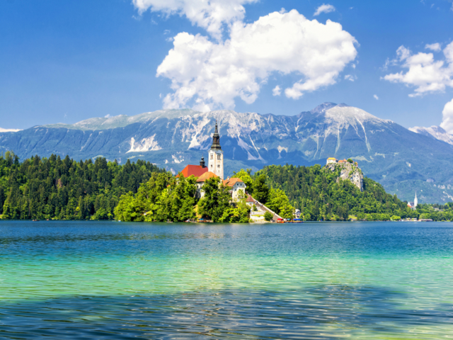Slovenia cũng là một quốc gia đáng sống nhất thế giới, với chỉ số hòa bình 1.396.