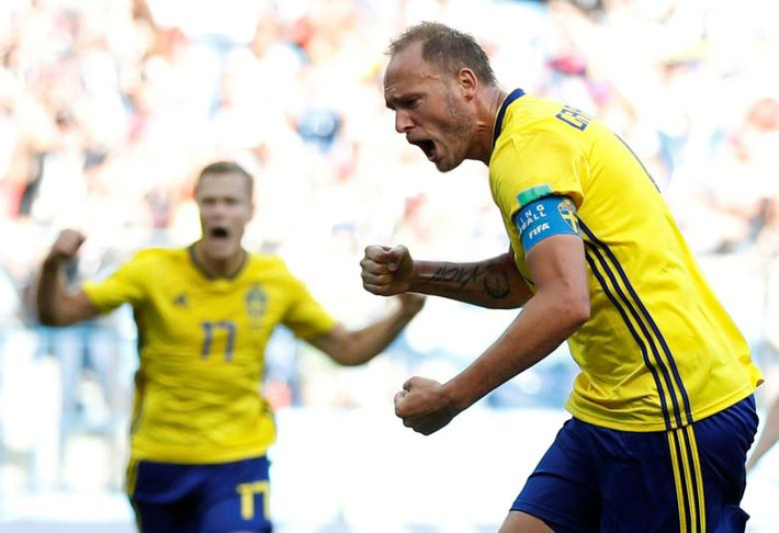 Cầu thủ Andreas Granqvist của Thụy Điển ăn mừng bàn thắng đầu tiên trước đội tuyển Hàn Quốc.