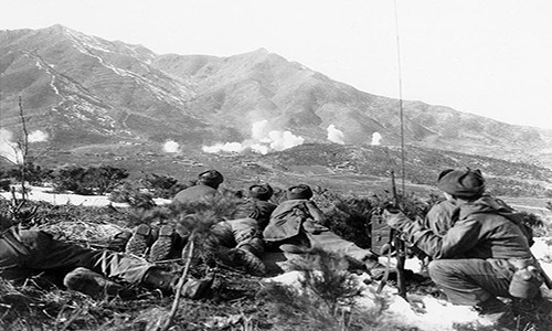 Năm 1953, Chiến tranh Triều Tiên (1950-1953) tạm ngừng với một thỏa thuận ngừng bắn được ký kết. Về mặt kỹ thuật, cuộc chiến này vẫn chưa kết thúc hoàn toàn. (Nguồn ảnh: Reuters)
