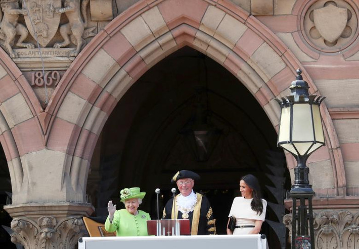 Công nương Markle thăm tòa thị chính ở Chester ngày 14/6.