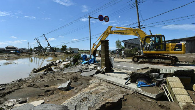 Một con đường ở Joso đổ sập sau trận lũ.