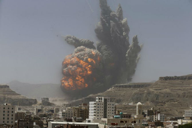 Cuộc không kích của liên quân ngày 20/4 đã phá hủy một kho vũ khí quân sự trên núi của phe Houthi.