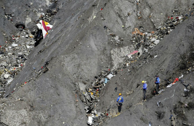 Ngày 24/3, chiếc máy bay của hãng hàng không Germanwings mang số hiệu 9525 khởi hành từ sân bay El Prat, Barcelona (Tây Ban Nha) và dự định tới sân bay Dusseldorf (Đức) đã gặp nạn và rơi xuống dãy núi Alps, khiến toàn bộ 150 người trên máy bay thiệt mạng.