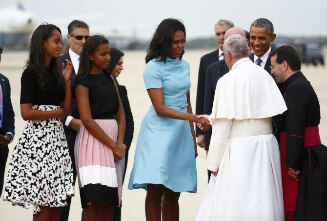 Cả gia đình Tổng thống Obama đón tiếp Giáo hoàng Francis đến thăm Mỹ.