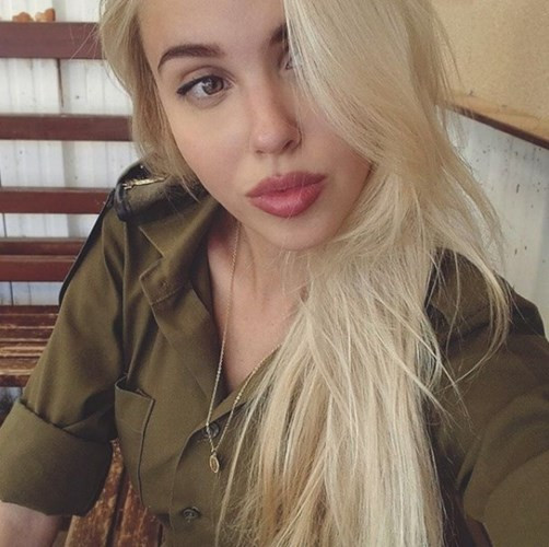 Năm nay, nữ binh Maria Domark đã 20 tuổi. Cô đang ở trong năm quân ngũ cuối cùng theo nghĩa vụ.