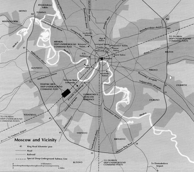 Metro 2 là hệ thống tàu điện ngầm bí mật của Moscow, Nga mà không ai biết nó có thực sự tồn tại hay không. Chính quyền Moscow chưa bao giờ lên tiếng phủ nhận hay xác nhận sự tồn tại của hệ thống này.