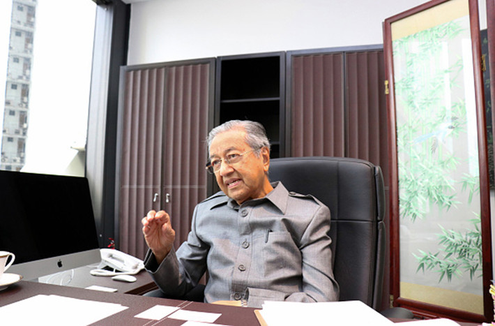 Ông Mahathir được xem là đối thủ lớn nhất của Thủ tướng đương nhiệm Najib Razak, vốn đang dính tới bê bối tham nhũng của quỹ đầu tư 1 Malaysia Development Berhad (1MDB). Ảnh: Getty Images.