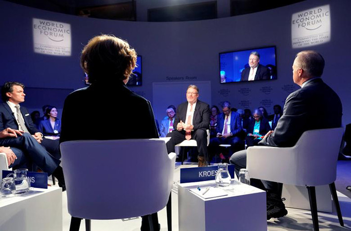 James C. Smith, Giám đốc điều hành của Tập đoàn truyền thông Thomson Reuters và CEO BT Group, Gavin Patterson tại WEF 2018.