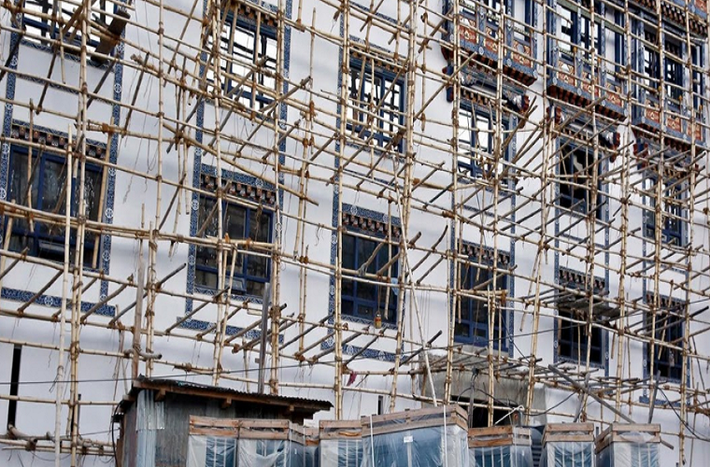 Khu chung cư đang trong quá trình xây dựng ở thủ đô Thimphu.