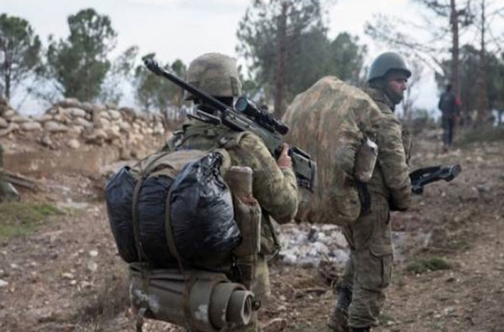 Trong khi đó, một số nguồn tin lại cho rằng Quân đội Syria đã nhầm lẫn đoàn xe của Thổ Nhĩ Kỳ với đoàn xe của phiến quân Hayat Tahrir al-Sham (HTS). Ảnh: FNA.