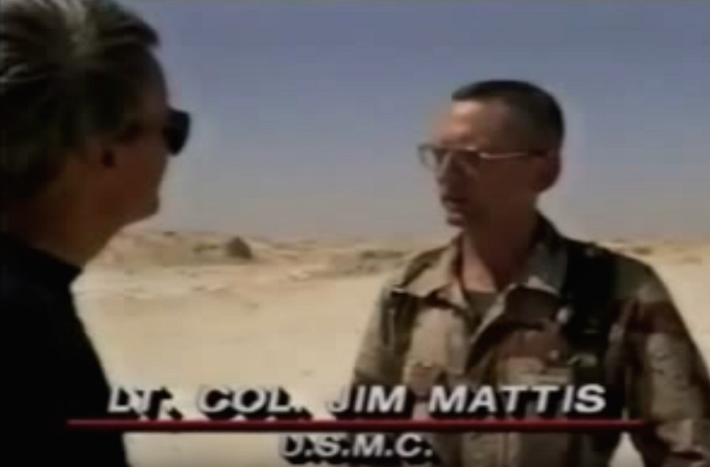 Tom Brokow phỏng vấn Trung tá James Mattis trong chiến dịch Lá chắn sa mạc ngày 21/8/1990.