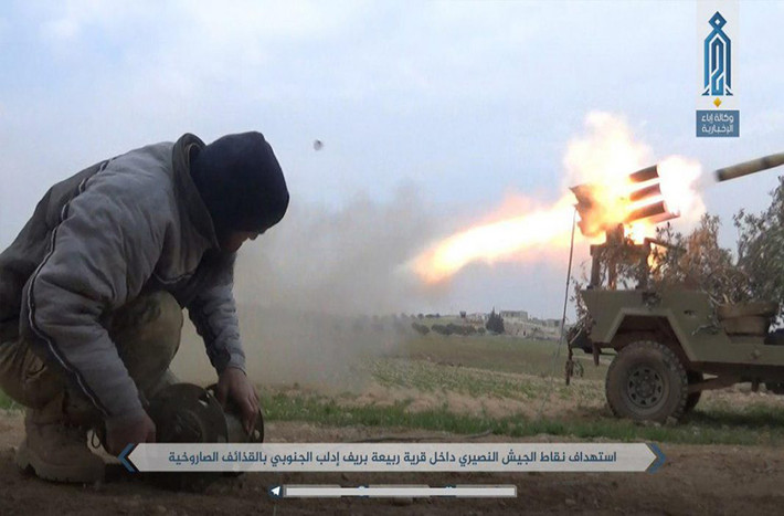 Phiến quân HTS nã pháo về phía căn cứ của Quân đội Syria ở Idlib.