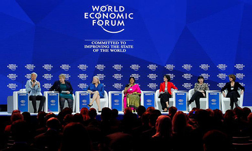 Với chủ đề “Tạo dựng một tương lai chung trong thế giới rạn nứt”, WEF 2018 tập trung thảo luận về tình hình kinh tế toàn cầu và những căng thẳng chính trị trong thời gian gần đây.
