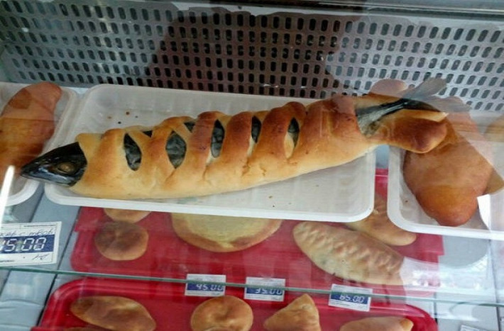 Bánh mỳ kẹp cá - món ăn đặc biệt chỉ có ở nước Nga? Ảnh: ER.