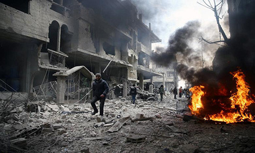 Cảnh tượng tan hoang ở Damascus không khác gì “ngày tận thế”. Trong diễn biến mới nhất trên chiến trường Damascus, ngày 9/1, Quân đội Syria ngày 9/1 đã ra “tối hậu thư” cuối cùng yêu cầu các nhóm khủng bố ở Đông Ghouta hạ vũ khí đầu hàng.
