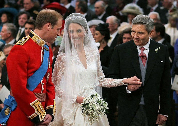 Ông Michael Middleton có mặt tại lễ cưới của con gái ở Tu viện Westminster.
