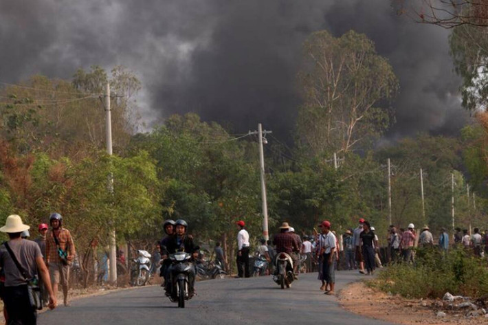 Trong diễn biến khác, các phương tiện truyền thông đưa tin ngày 10/4, ít nhất 10 cảnh sát Myanmar thiệt mạng sau khi liên minh gồm 3 nhóm vũ trang dân tộc tấn công một đồn cảnh sát ở bang Shan.