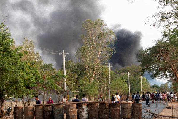 Trong diễn biến mới nhất, Reuters đưa tin, theo Hiệp hội Hỗ trợ Tù nhân chính trị (AAPP) và trang Myanmar Now, cảnh sát Myanmar đã sử dụng súng phóng lựu để giải tán đám đông người biểu tình ở thị trấn Bago, gần thành phố Yangon, hôm 9/4 khiến 82 người thiệt mạng.