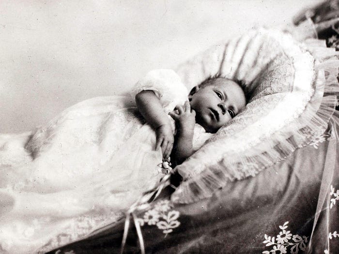 Theo Insider, Công chúa Elizabeth sinh ngày 21/4/1926. Tên đầy đủ của bà là Elizabeth Alexandra Mary Windsor. (Nguồn ảnh: Insider)