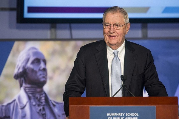 Theo Insider, cựu Phó Tổng thống Mỹ Walter Mondale qua đời tại Minneapolis hôm 19/4, hưởng thọ 93 tuổi. Ảnh: Reuters.
