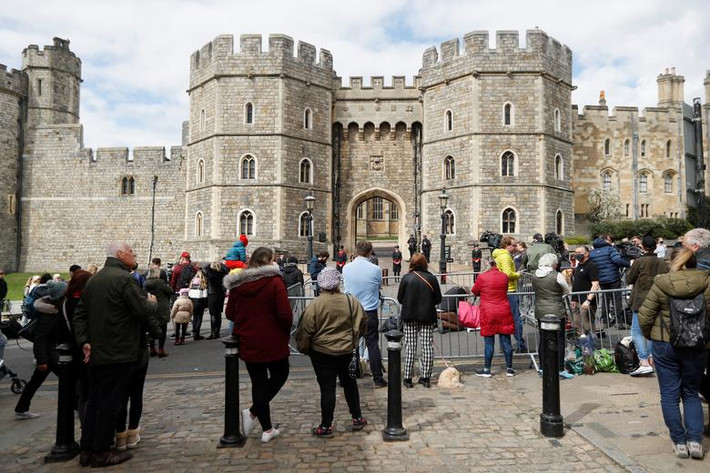 Bên ngoài Lâu đài Windsor ngày 9/4.