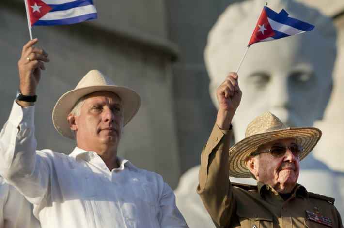 Phát biểu sau khi kết quả chính thức được công bố, Chủ tịch Cuba Miguel Díaz-Canel khi đó cho biết ưu tiên hàng đầu của ông là kế thừa, duy trì và phát huy những thành quả của cách mạng Cuba. Ảnh: AP.