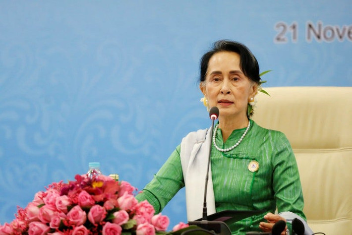 Trước đó, ngày 3/2, cảnh sát Myanmar thông báo tiến hành khởi tố Cố vấn nhà nước Aung San Suu Kyi với các cáo buộc vi phạm luật kiểm soát, nhập khẩu. Theo phía cảnh sát, họ đã thu giữ được các loại bộ đàm nhập khẩu bất hợp pháp và không được phép sử dụng trong cuộc khám xét nhà riêng của bà tại thủ đô Naypyitaw. Ảnh: Insider.