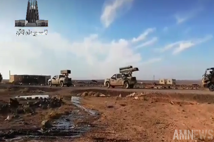 “Sư đoàn số 4 của Quân đội Syria vừa nhận được chỉ thị rời khỏi vùng núi al-Safa tới tỉnh Hama để tham gia vào chiến dịch quân sự sắp tới. Dường như mục tiêu tiếp theo của Quân đội Syria sẽ là những khu vực hiện nằm dưới sự kiểm soát của các nhóm phiến quân dọc trục Idlib”, AMN đưa tin. Ảnh: AMN.