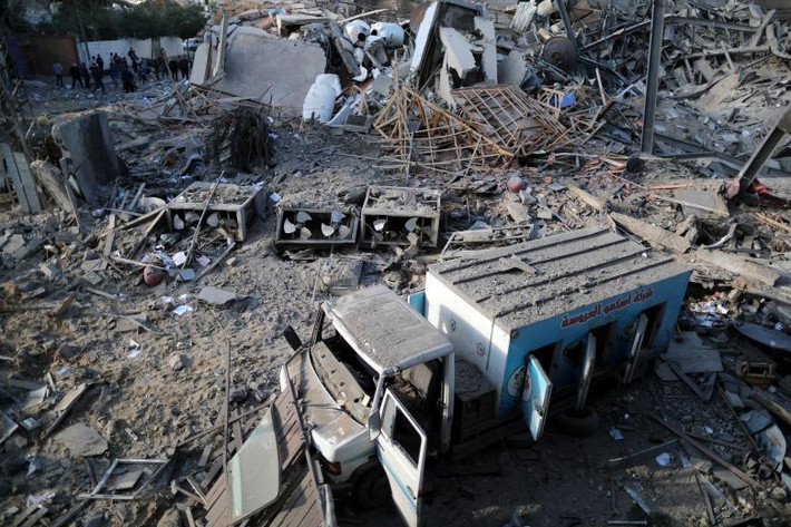 Những gì còn sót lại sau vụ tấn công Đài truyền hình của phong trào Hamas ở thành phố Gaza ngày 13/11. Ảnh: Reuters. Ảnh: Reuters.