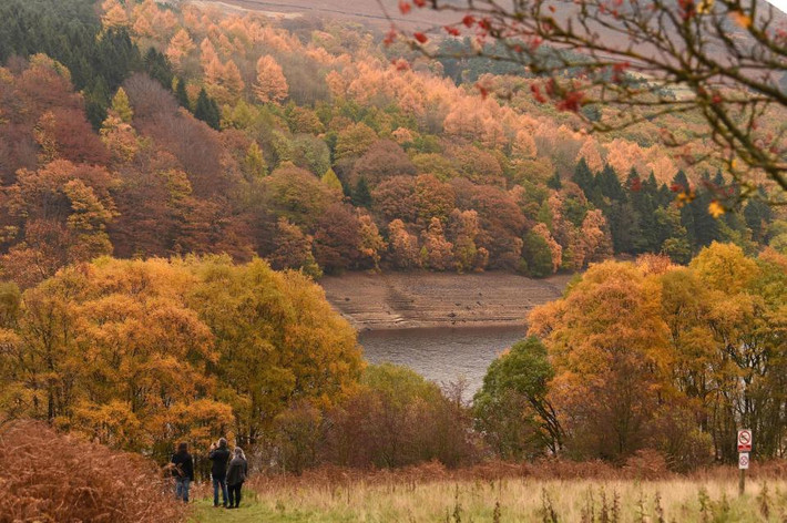 Hồ chứa Ladybower “tọa lạc” tại vùng nông thôn ở Derbyshire có phong cảnh thiên nhiên tuyệt đẹp.