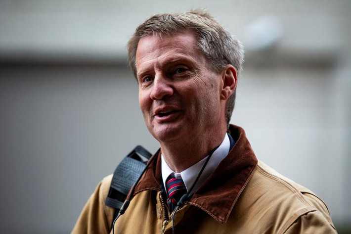Hạ nghị sĩ mới đắc cử Tim Burchett trò chuyện với phóng viên ở thủ đô Washington.