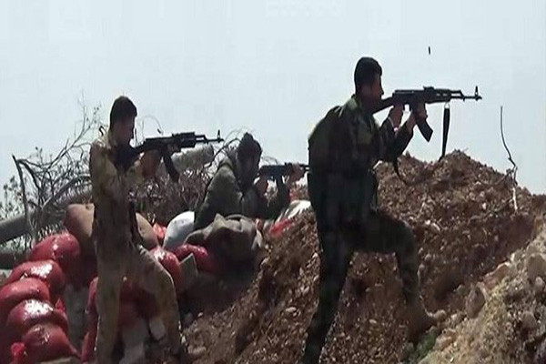 Được biết, vụ oanh kích mới nhất của Quân đội Syria nhằm đáp trả những đợt tấn công liên tục trước đó của các tay súng thánh chiến nhằm vào căn cứ của lực lượng chính phủ Damascus ở vùng nông thôn phía bắc tỉnh Hama. Ảnh: SANA.