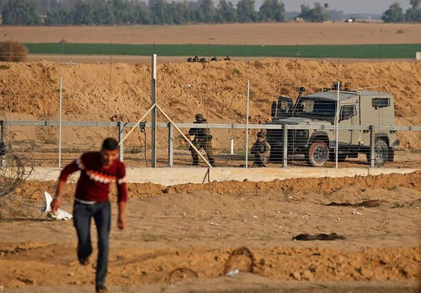 Được biết, một người Palestine thiệt mạng và 37 người khác bị thương khi lực lượng an ninh Israel bắn đạn thật trong cuộc đụng độ với người biểu tình Palestine ở biên giới Dải Gaza-Israel những ngày qua. Ảnh: FNA.