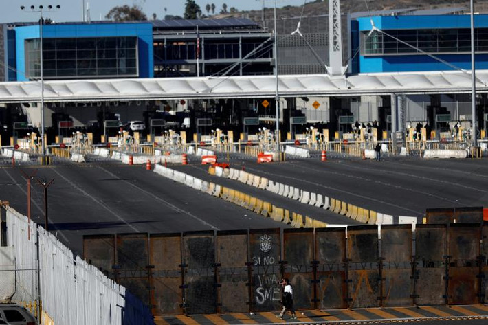 Cửa khẩu biên giới tấp nhập nhất giữa Mỹ và Mexico đã bị tạm ngừng hoạt động.