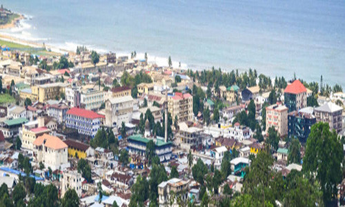 Lễ Tạ ơn ở Liberia được tổ chức vào ngày Thứ Năm đầu tiên của tháng Mười Một hàng năm. Ngày lễ này được tổ chức khá giống với Lễ Tạ ơn của Mỹ.