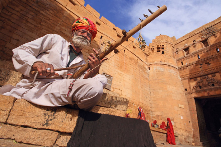 Pháo đài Jaisalmer ở thành phố Jaisalmer, Rajasthan, Ấn Độ. Đây là pháo đài lâu đời thứ hai ở Rajasthan, được xây dựng vào năm 1156 sau Công nguyên.