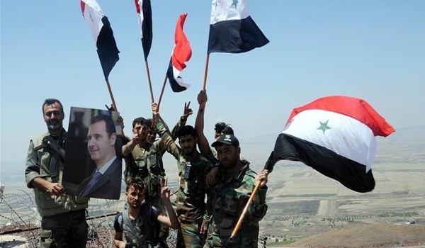 Trong thời gian này, Không quân Syria cũng tiến hành những đợt không kích nhằm vào các căn cứ của phiến quân IS gần đập Awiraz, trạm T3 và khu vực biên giới hành chính giữa Deir Ezzor và tỉnh Homs. Ảnh: FNA.