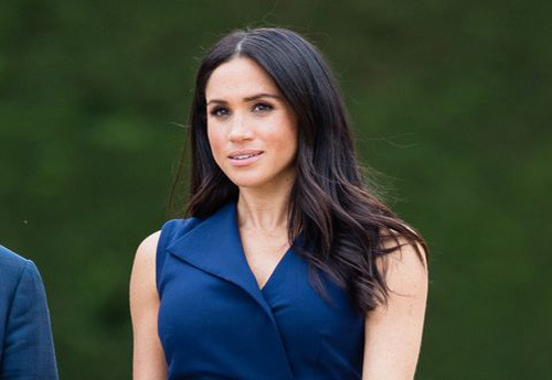 Tiếp đến là Công nương Meghan Markle, vợ của Hoàng tử Harry. Khoảng 55% người dân Anh có ý kiến tích cực về Công nương Markle. Ảnh: Cosmopolitan.
