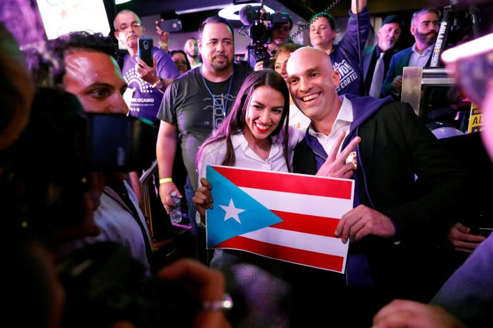 Ở tuổi 29, Alexandria Ocasio-Cortez là người phụ nữ trẻ nhất được bầu vào Quốc hội Mỹ. Ảnh: Reuters.