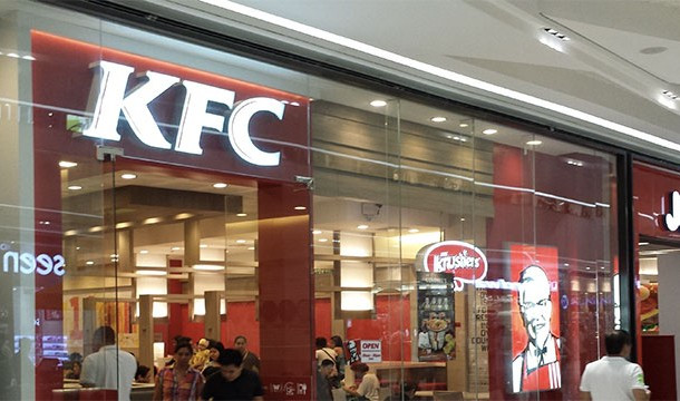 Người dân Nhật Bản thường ăn KFC vào đêm Giáng sinh.