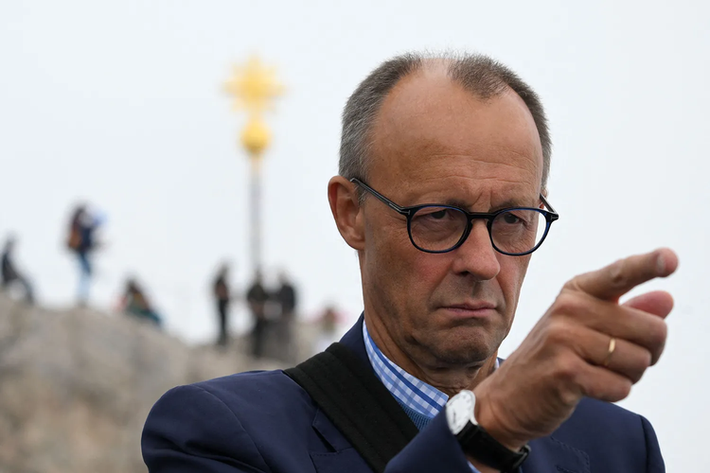 Năm 2018, ông tuyên bố trở lại chính trường. Vào ngày 15/11/2021, ông Friedrich Merz tuyên bố ứng cử trong cuộc bầu cử lãnh đạo CDU lần thứ hai trong năm. Ông được bầu làm lãnh đạo CDU vào tháng 12/2021 và nhậm chức vào tháng 1/2022. Ảnh: GI.
