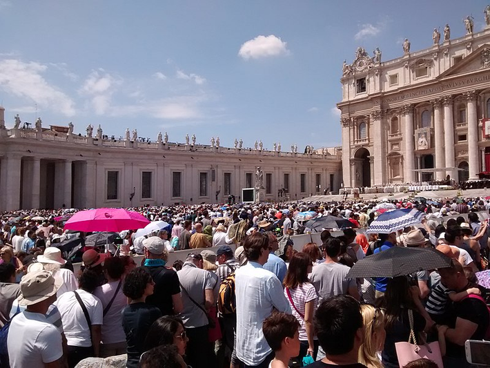 Người dân Vatican rất thích rượu vang. Ảnh: Wikipedia.
