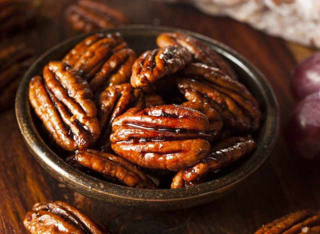 Giúp ngăn ngừa bệnh tiểu đường: Ăn quả hồ đào là một trong những cách đơn giản có thể giúp bạn không chỉ tránh được các vấn đề về tim mạch mà còn ngăn ngừa được bệnh tiểu đường và các biến chứng do bệnh tiểu đường gây ra. Ảnh: Shutterstock.