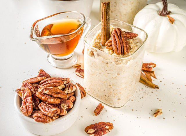 Theo một nghiên cứu từ Đại học Tufts, ăn hồ đào giúp cơ thể tránh hấp thụ quá nhiều đường trong máu. Ảnh: Shutterstock.