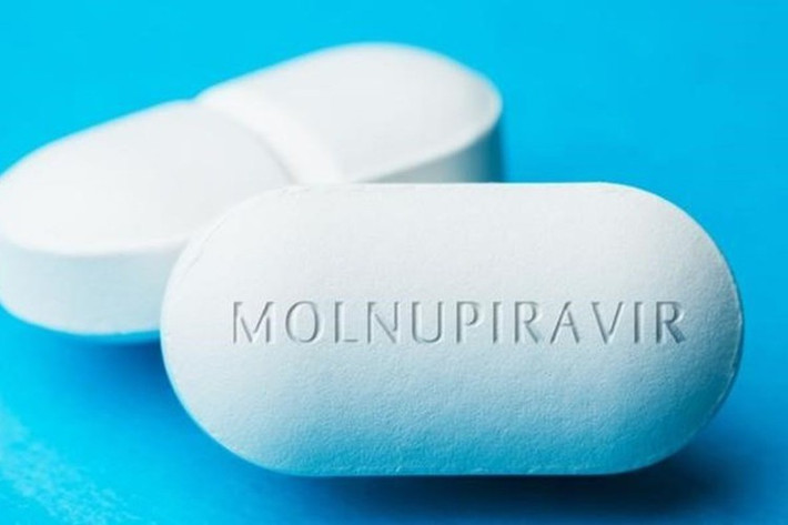 Dữ liệu cho thấy rằng thuốc có hiệu quả nhất khi bệnh nhân uống vào lúc mới nhiễm virus SARS-CoV-2. Được biết, thuốc viên kháng virus Monupiravir đang trong thử nghiệm giai đoạn 3. Ảnh minh họa.