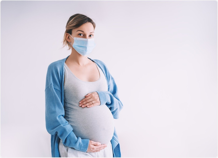 Trong số những bệnh nhân dương tính với COVID-19, 67% không có triệu chứng. Ảnh: NM.