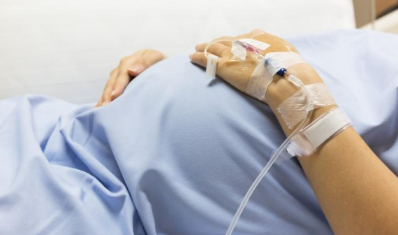 Tuy nhiên, nghiên cứu này không có nhiều dữ liệu cho thấy phụ nữ mắc COVID-19 có triệu chứng gặp biến chứng sinh non. Ảnh: iStock.